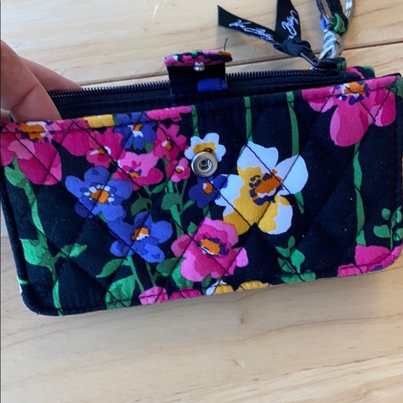 Vera Bradley wristlet - Picture 7 of 8